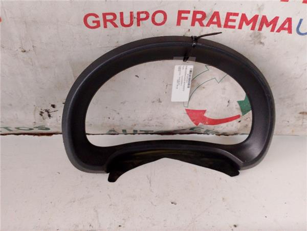 embellecedor cuadro instrumentos toyota yaris