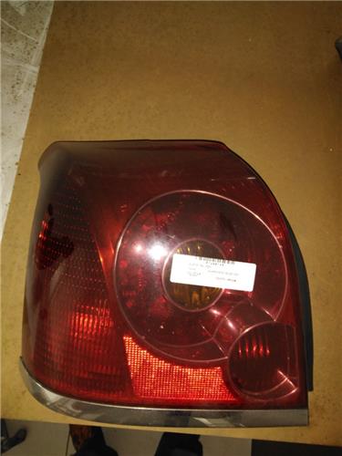 piloto trasero izquierdo toyota avensis 2003