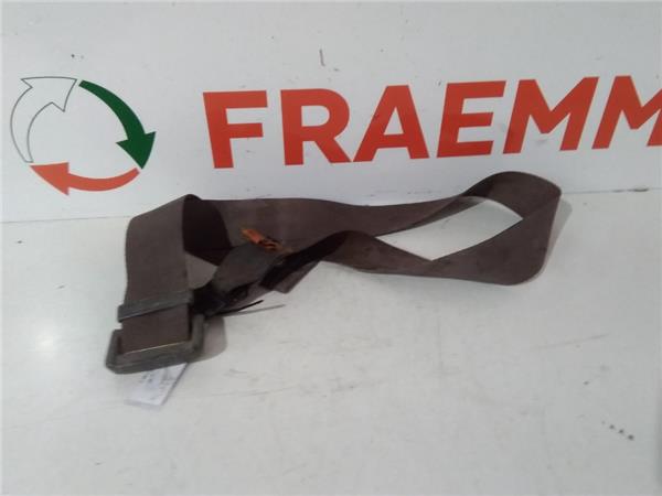 cinturon seguridad trasero central toyota hil