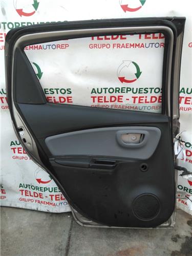guarnecido puerta trasera izquierda toyota ya