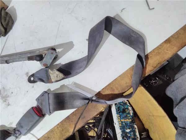 cinturon seguridad trasero central toyota lan