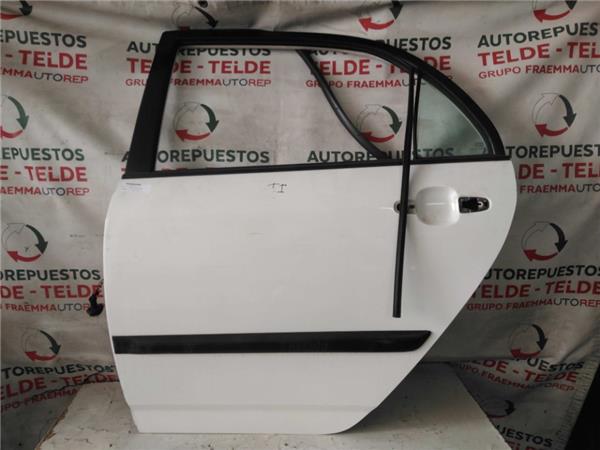 puerta trasera izquierda toyota corolla 2003