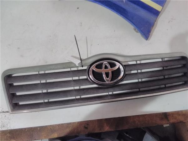 rejilla capo toyota avensis 2003 sd zzt251 18