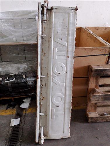 porton trasero toyota dyna 100 1985 lh80 24