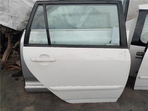 puerta trasera derecha toyota corolla 2003 wg