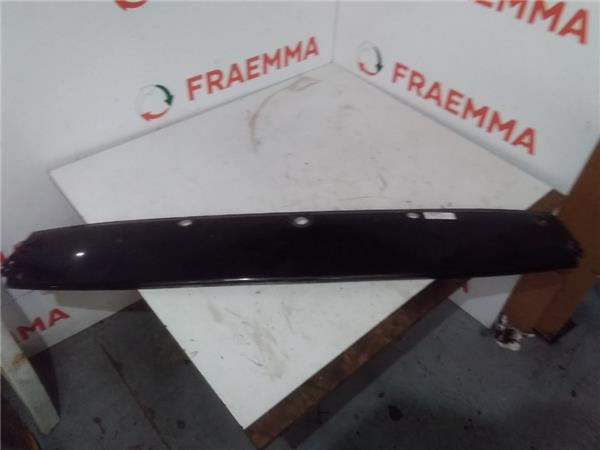 moldura inferior parabrisas toyota dyna 100 1