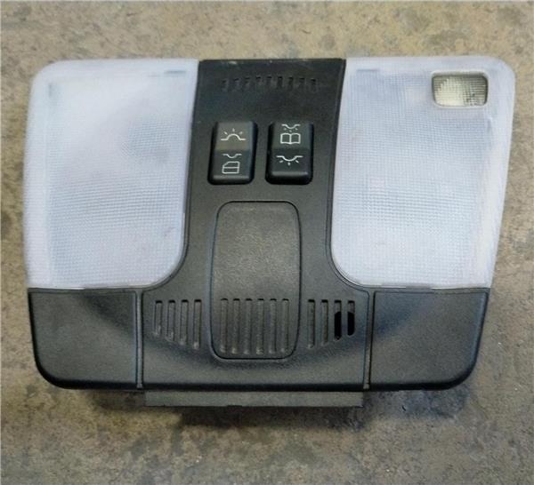 luz delantero central techo mercedes benz cla