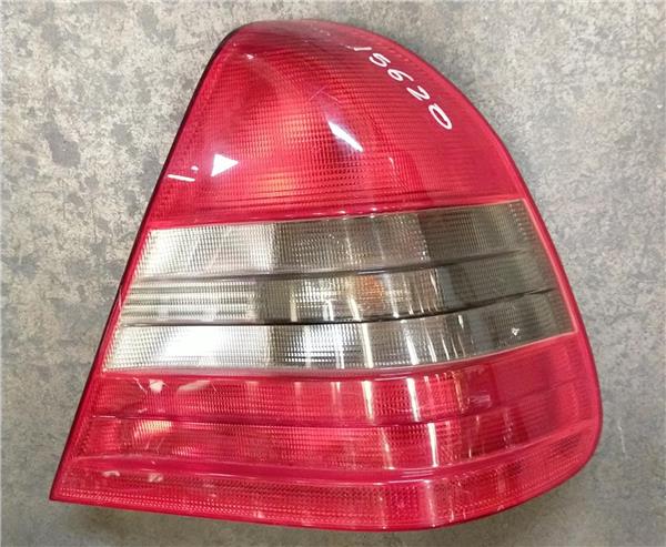 piloto trasero derecho mercedes benz clase c