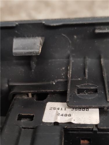 MANDO ELEVALUNAS DELANTERO DERECHO