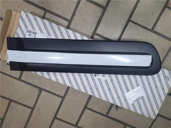 moldura puerta delantera derecha fiat 500l (330)(2012 >) 1.4 mirror [1,4 ltr.   88 kw 16v turbo]