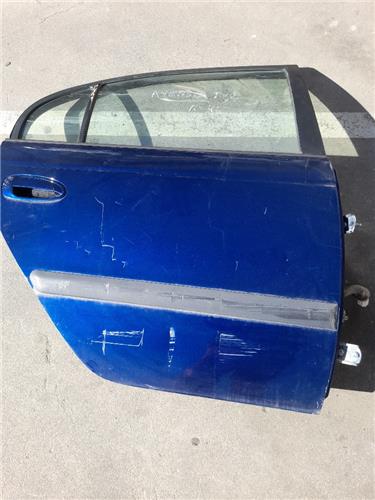 puerta trasera derecha toyota avensis berlina