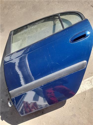 puerta trasera izquierda toyota avensis berli
