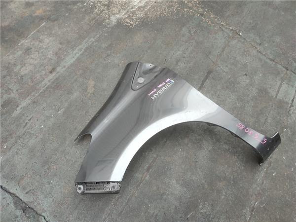 aleta delantera izquierda toyota yaris ksp1nl