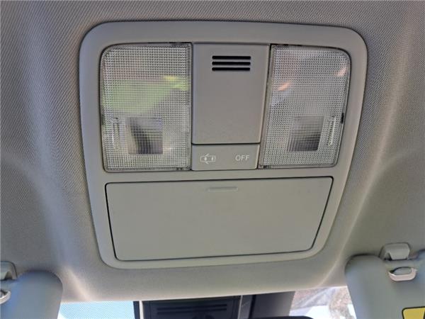 luz interior techo toyota avensis t27 2008 1