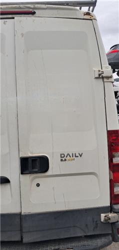 puerta trasera derecha carga cerrada iveco da