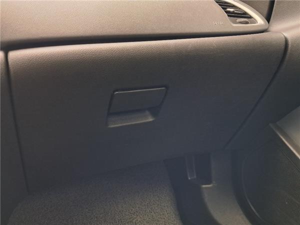 guantera salpicadero opel astra j sedan 06201