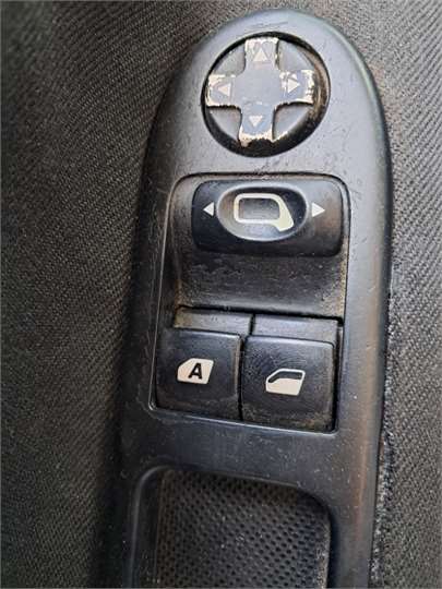 botonera puerta delantera izquierda peugeot 2