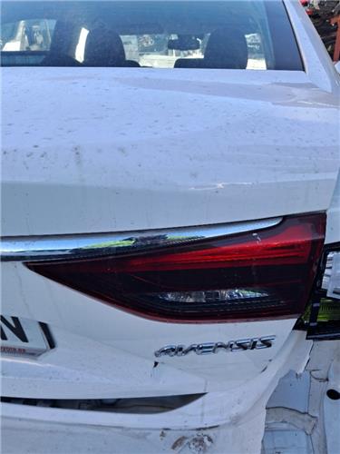 piloto porton trasero derecho toyota avensis