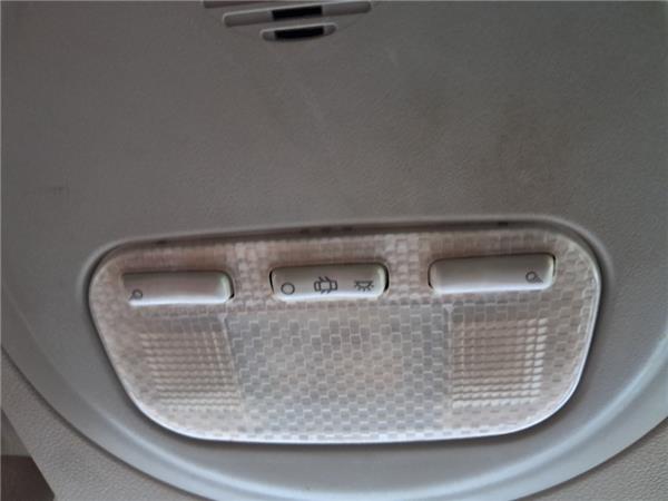 luz interior techo peugeot partner furgon 052