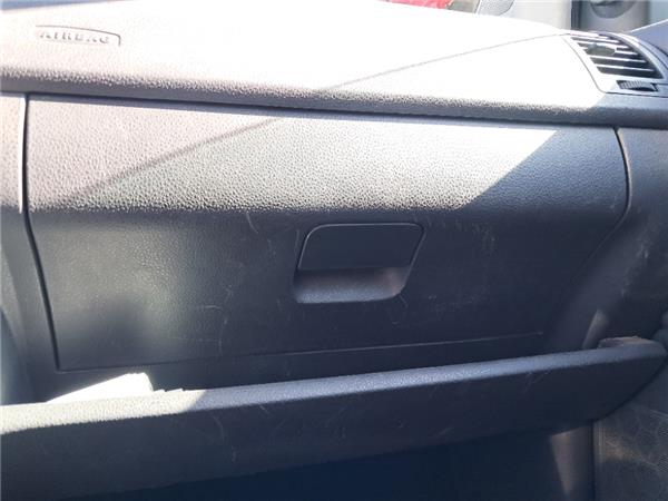 guantera salpicadero volkswagen polo iv 9n3 0