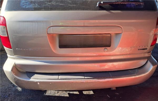 paragolpes trasero chrysler voyager rg 2001