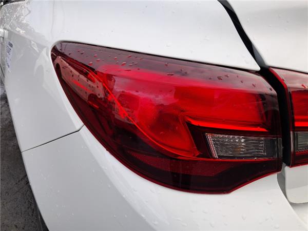 piloto trasero izquierdo opel astra j sedan 0