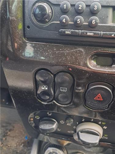 botonera puerta delantera izquierda dacia dus