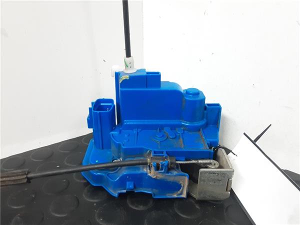 cerradura puerta delantera derecha fiat 500l