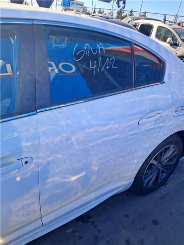 puerta trasera izquierda toyota avensis t27 2