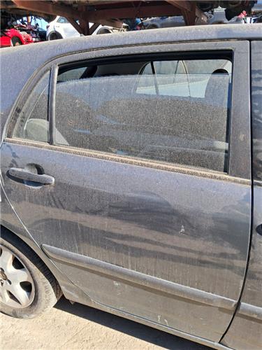 puerta trasera derecha toyota corolla e12 200