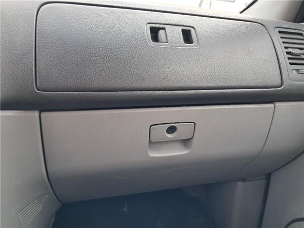 guantera salpicadero kia carnival ii fl 2001