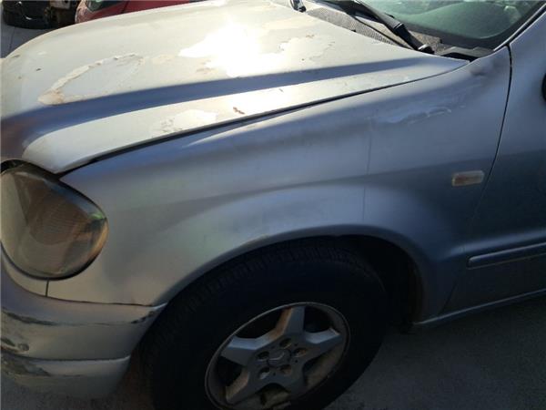 aleta delantera izquierda mercedes benz clase
