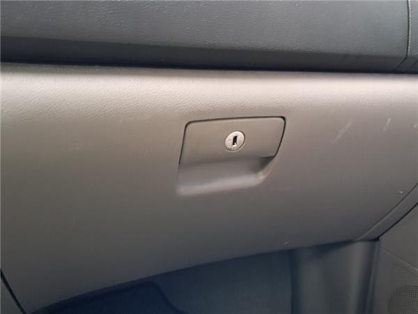 guantera salpicadero kia carnival 2007 29 cr