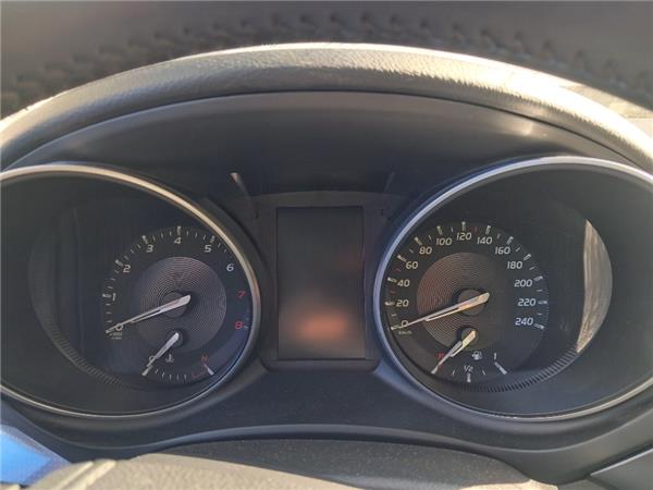 cuadro instrumentos toyota avensis t27 2008