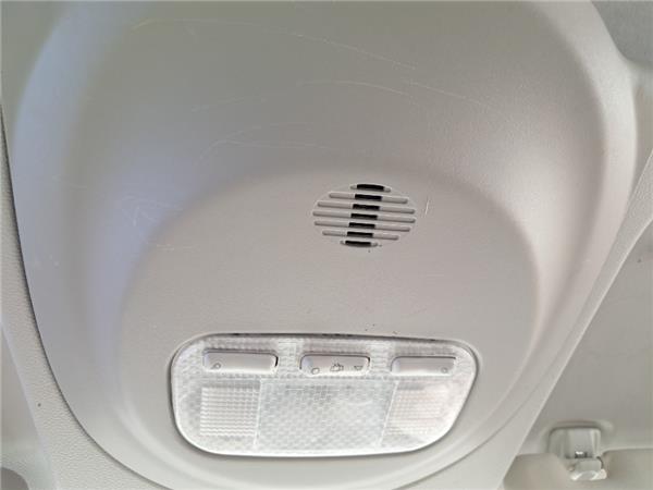 luz interior techo citroen berlingo combi 200