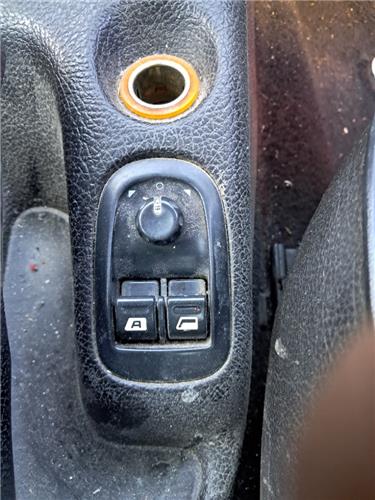 botonera puerta delantera izquierda peugeot 2