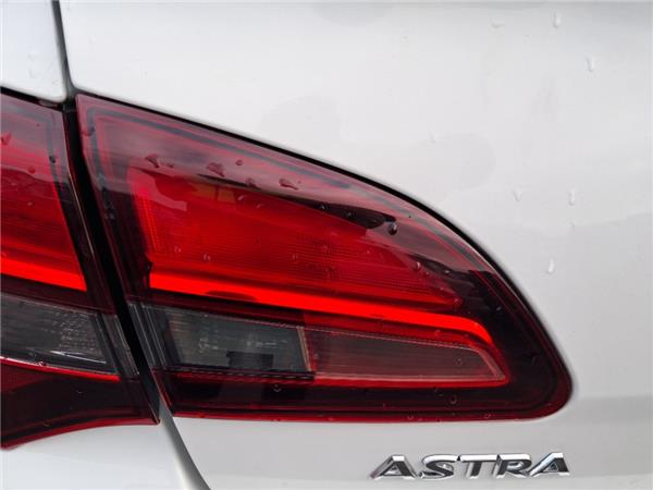 piloto porton trasero izquierdo opel astra j