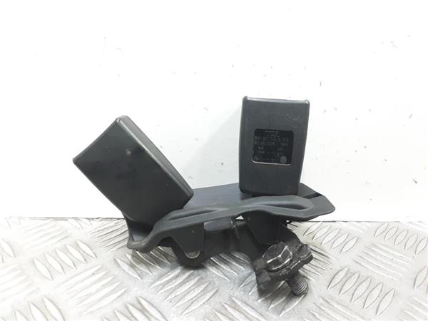 anclaje cinturon trasero central volkswagen golf plus v (5m1)(2005 >) 1.4 edition [1,4 ltr.   90 kw 16v tsi (1390 cm3)]