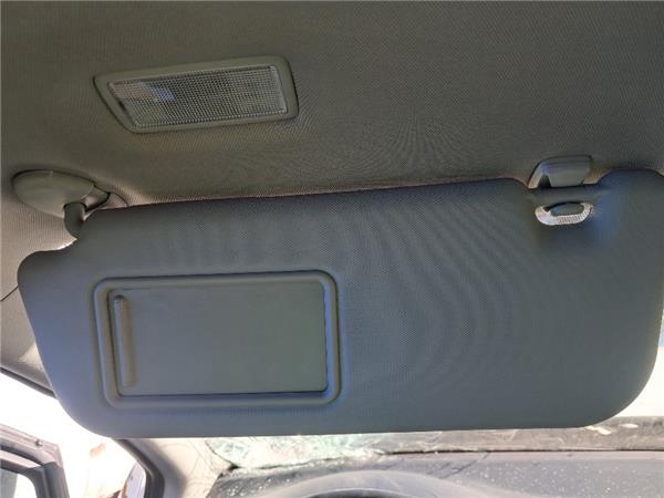 parasol izquierdo toyota avensis t27 2008 18