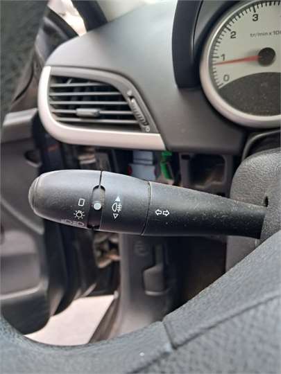 com 2000 peugeot 207 2006  14 x line 14 ltr  