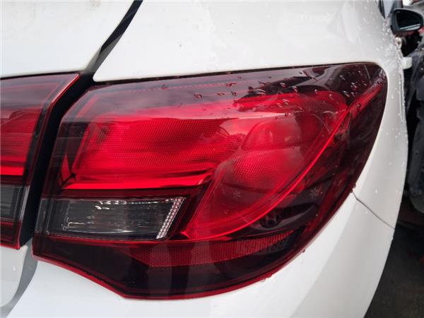 piloto trasero derecho opel astra j sedan 062