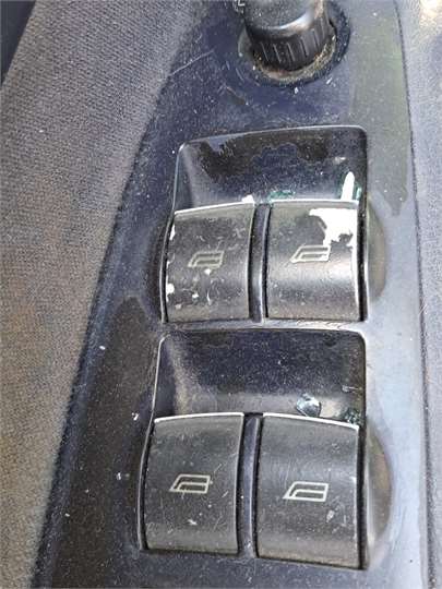 botonera puerta delantera izquierda audi a4 b