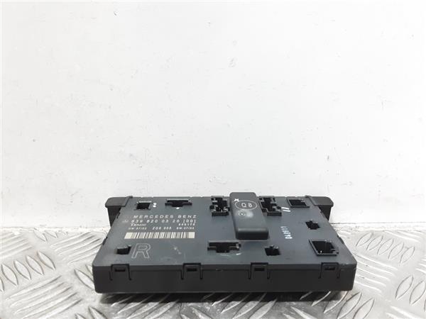 centralita cierre puerta delantera derecha me