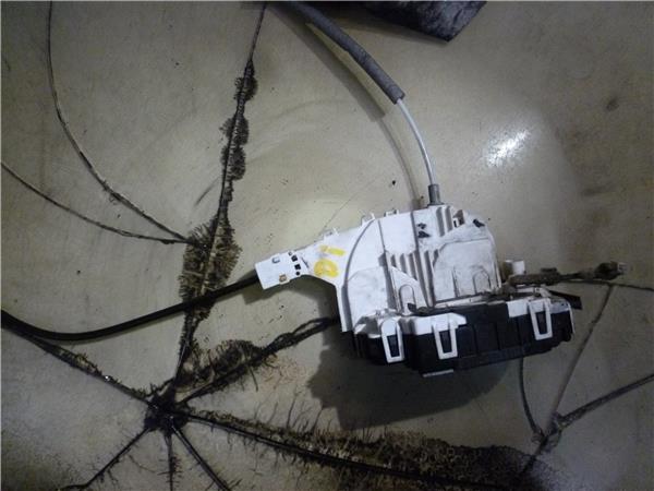 cerradura puerta delantera izquierda mercedes