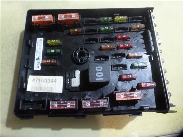 caja fusiblesrele volkswagen passat berlina 3