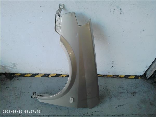 aleta delantera izquierda nissan primera berl