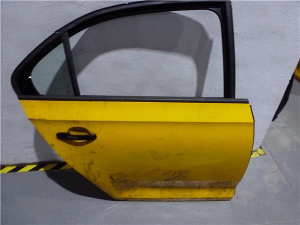 puerta trasera derecha seat toledo kg3 072012