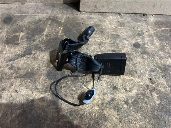 anclaje cinturon trasero central renault megane iv sport tourer (06.2016 >) 