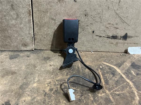 anclaje cinturon trasero izquierdo peugeot 30