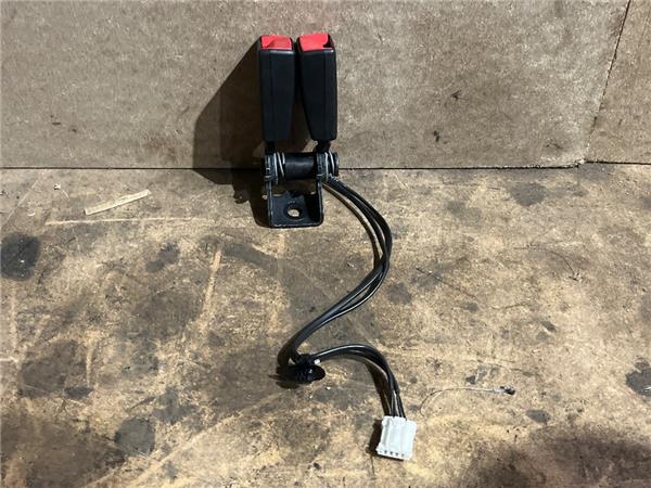 anclaje cinturon trasero derecho peugeot 308